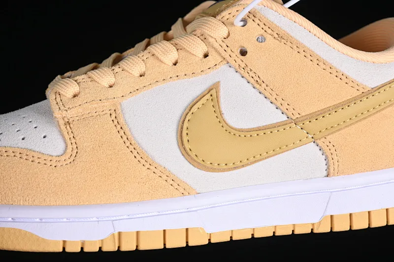 All Categories Nk SB Dunk Series Nk SB Dunk Low Low-top sneakers Cost-effective version Nk Dunk Low "Gold Suede" Cheese Pudding Ice Cream Yellow White SB Low-top casual sports skateboard shoes DV7411-200
